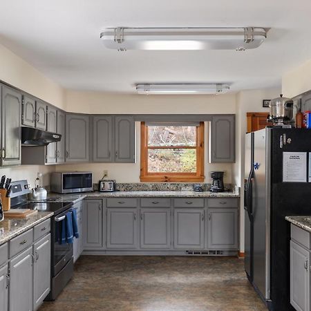Sleepy Hollow 5Br Cabin - National Park 7 Min, Hot Tub, Fire Pit, Sleeps 12 Luray Bagian luar foto